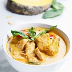 sopa de curry com frango